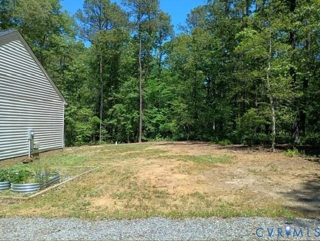 741 Grapevine Rd - Photo 3 of 16