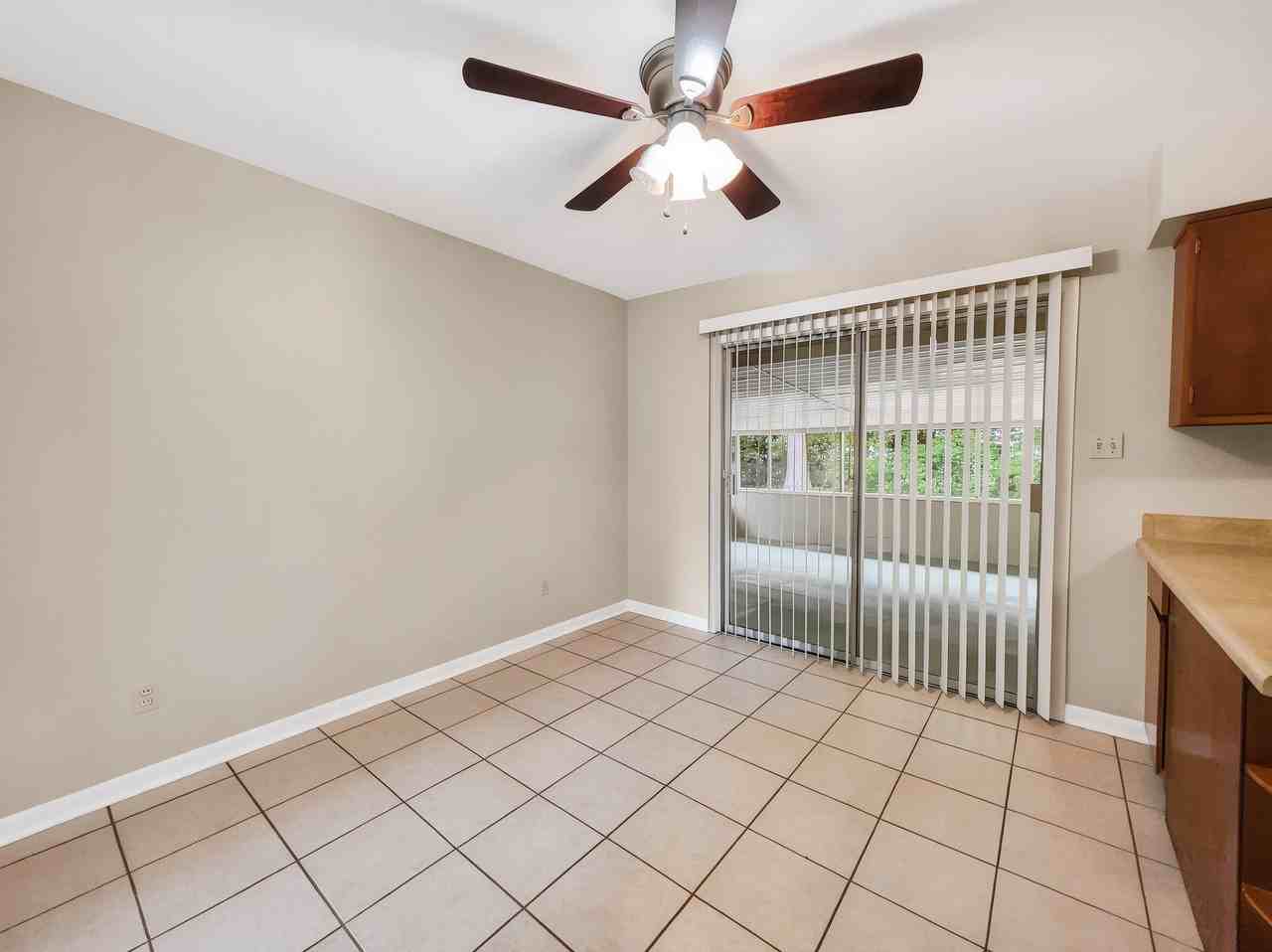 122 Jamestown Ave - Photo 3 of 11