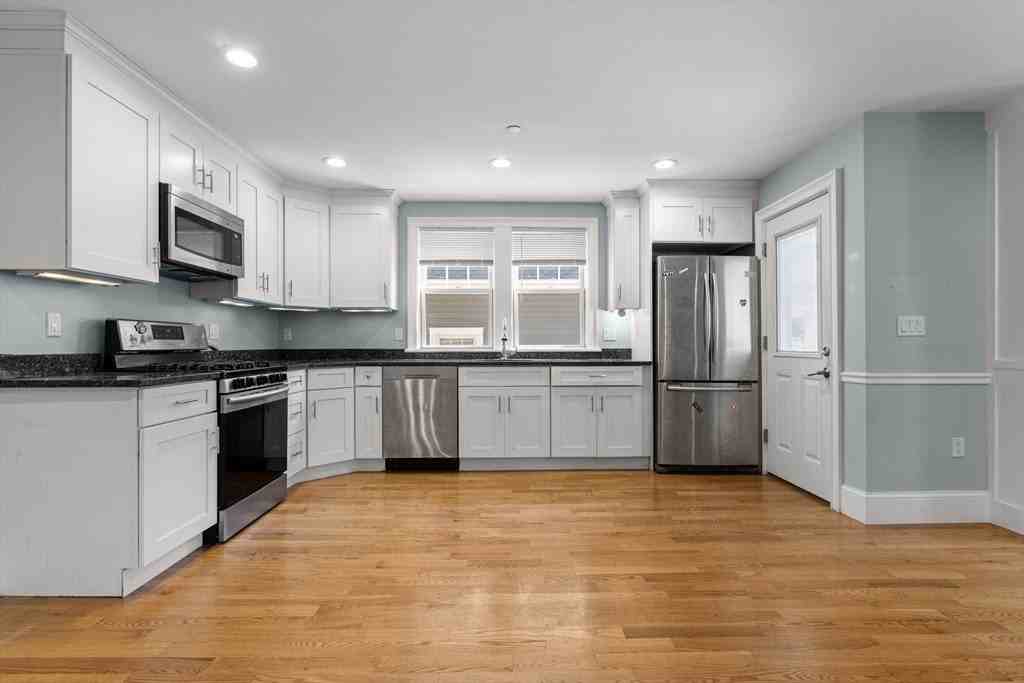 152 Savin Hill Ave - Photo 3 of 15