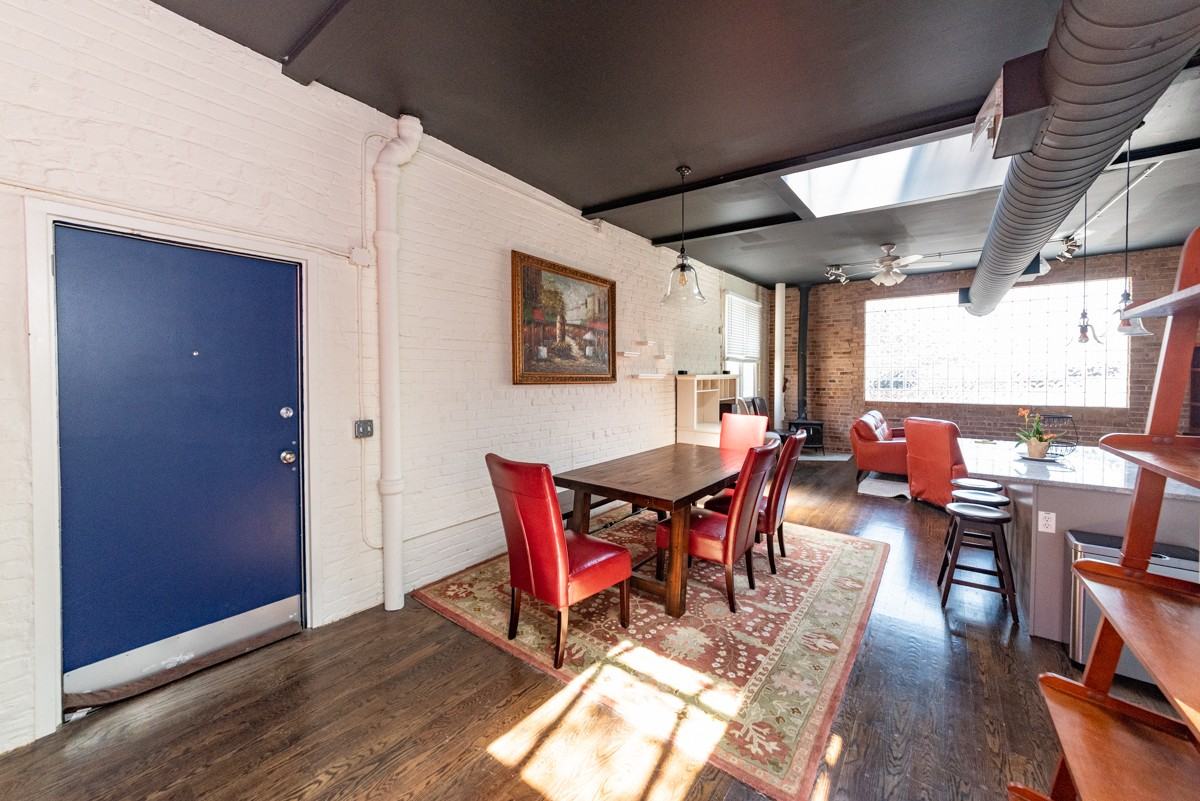 1214 W Belmont Ave #2R - Photo 5 of 15
