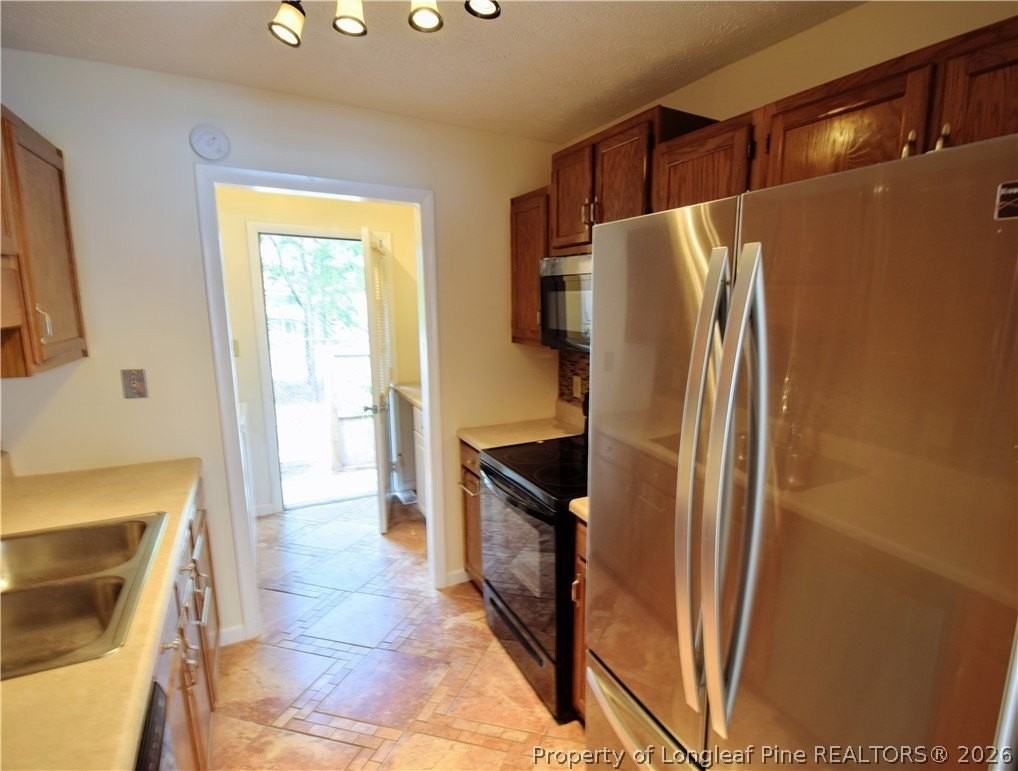 206 Villa Dr - Photo 4 of 17