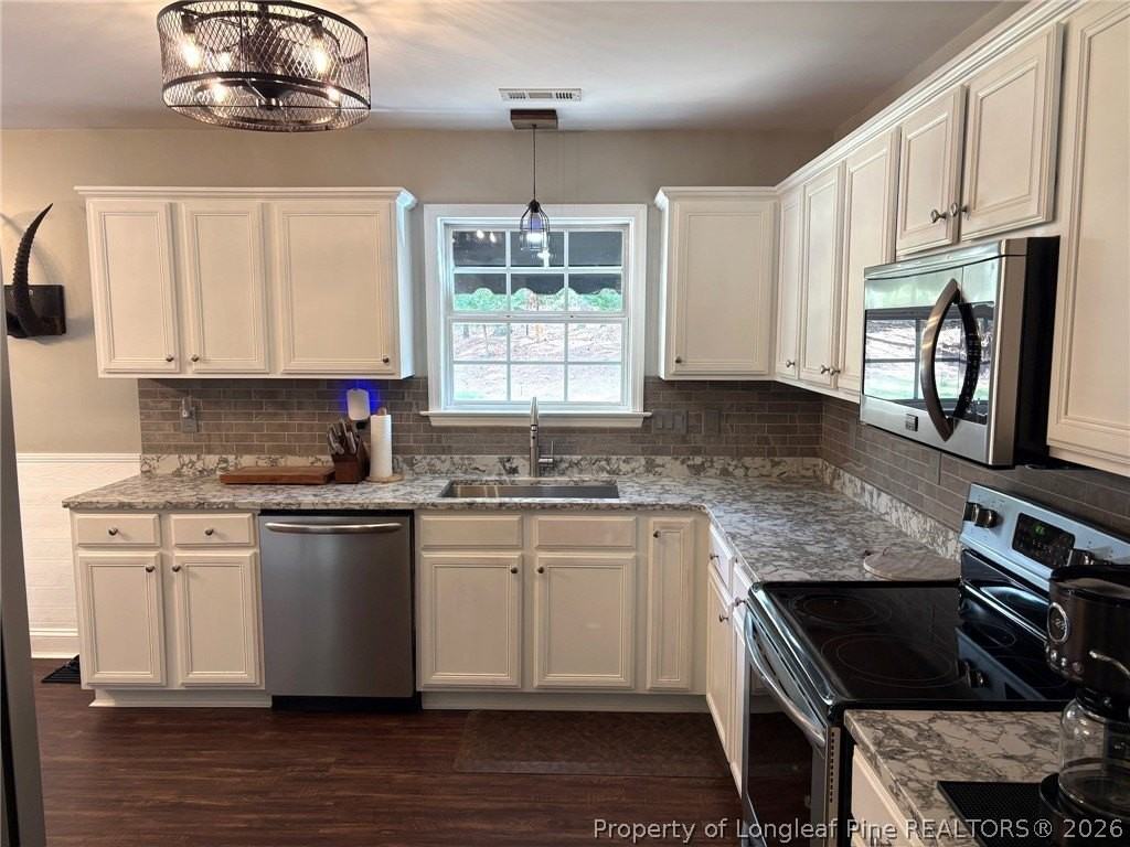 3083 Carolina Way - Photo 7 of 23