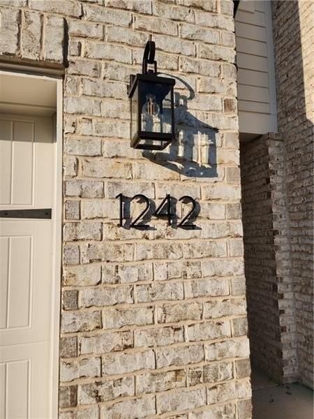 1242 Winterhaven Dr - Photo 3 of 30