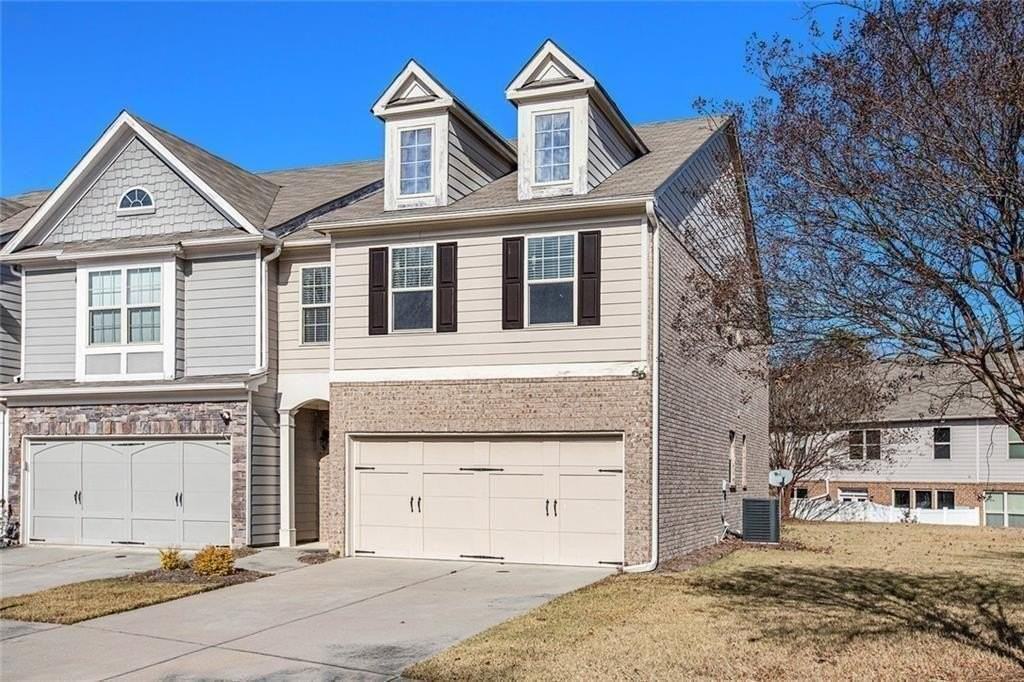 2426 Bellyard Dr - Photo 2 of 25