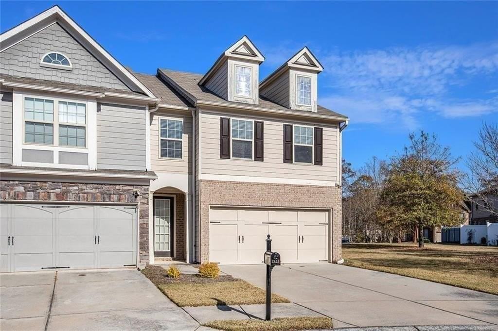 2426 Bellyard Dr - Photo 3 of 25
