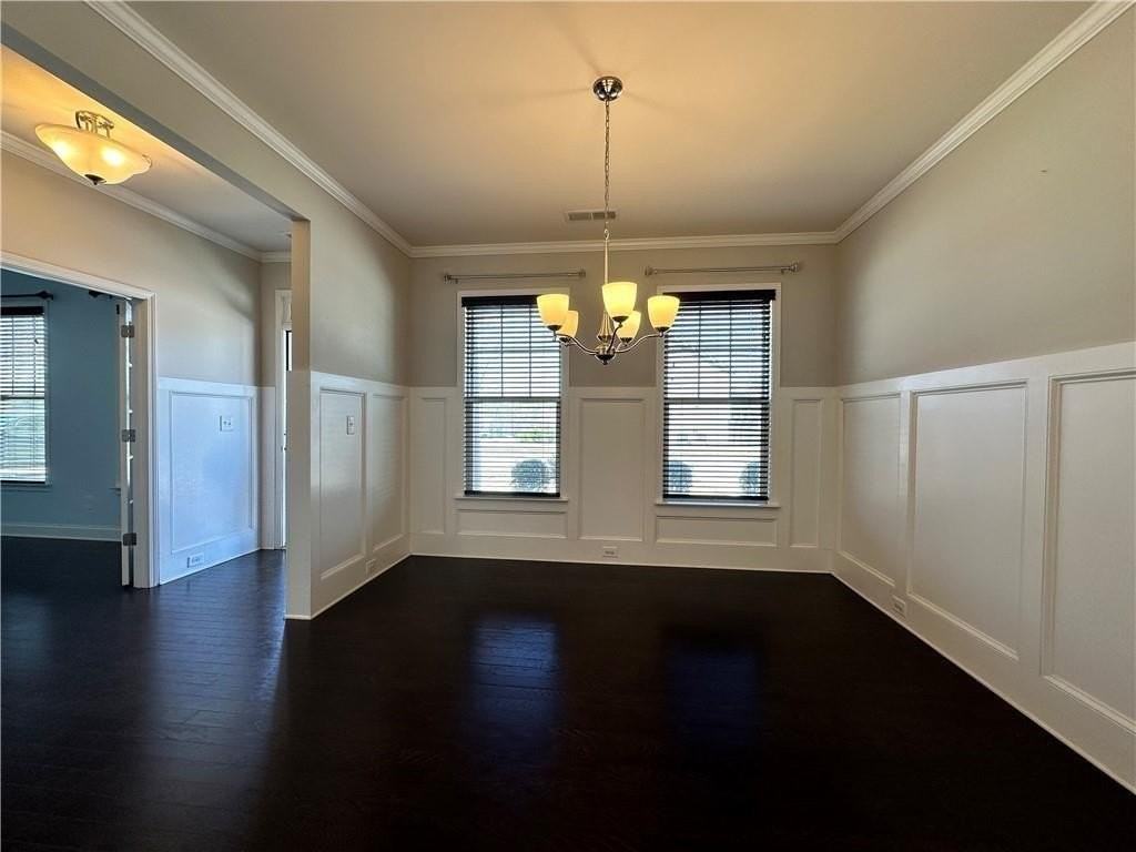 3253 Cavendish Ct - Photo 5 of 33