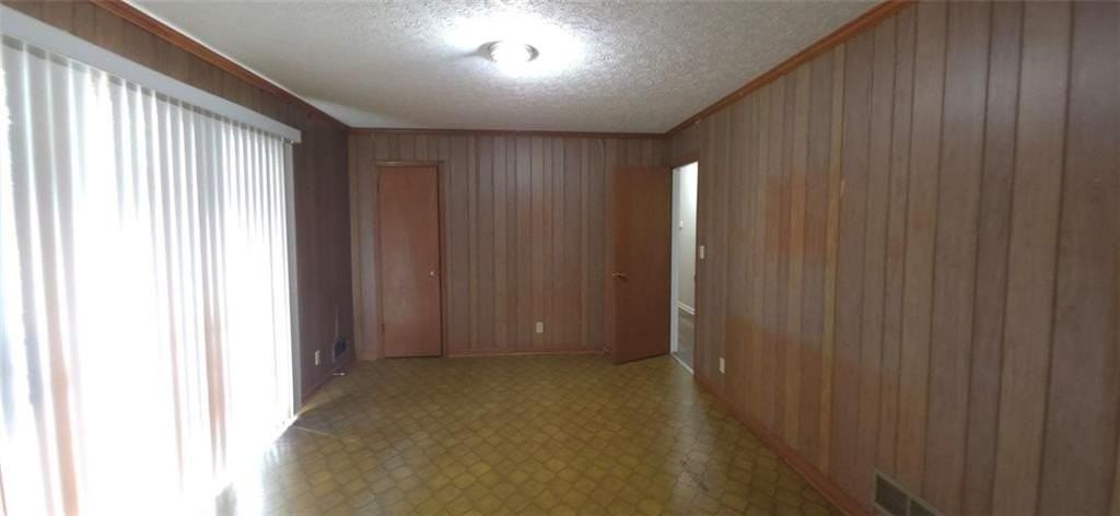1382 Mary Dale Dr Sw - Photo 3 of 17