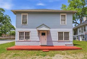 featured image of 3638 Main St #2