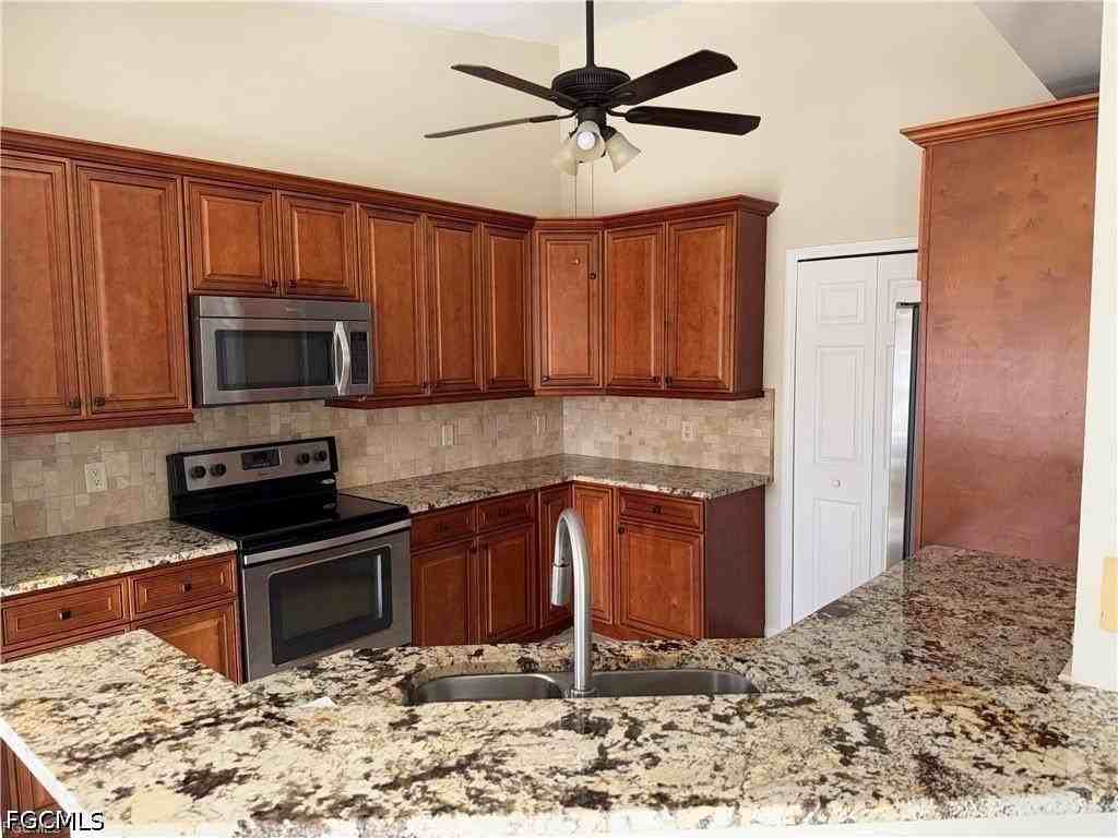 14860 Crystal Cove Ct #304 - Photo 7 of 31
