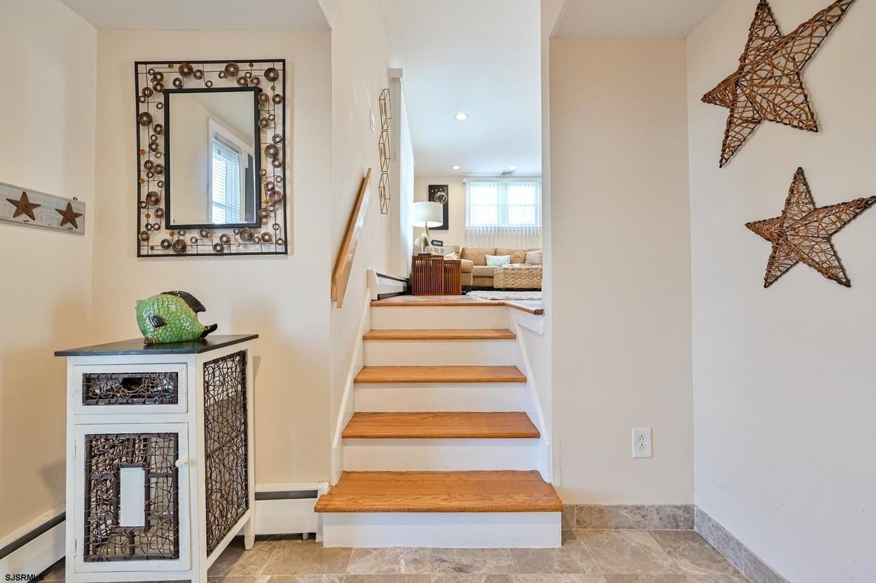100 N Argyle Ave - Photo 3 of 36