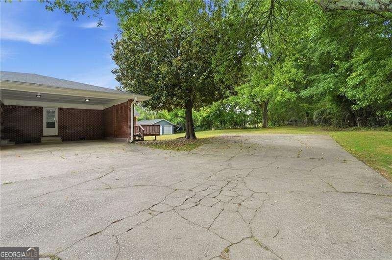 128 Mcneal Rd - Photo 3 of 32