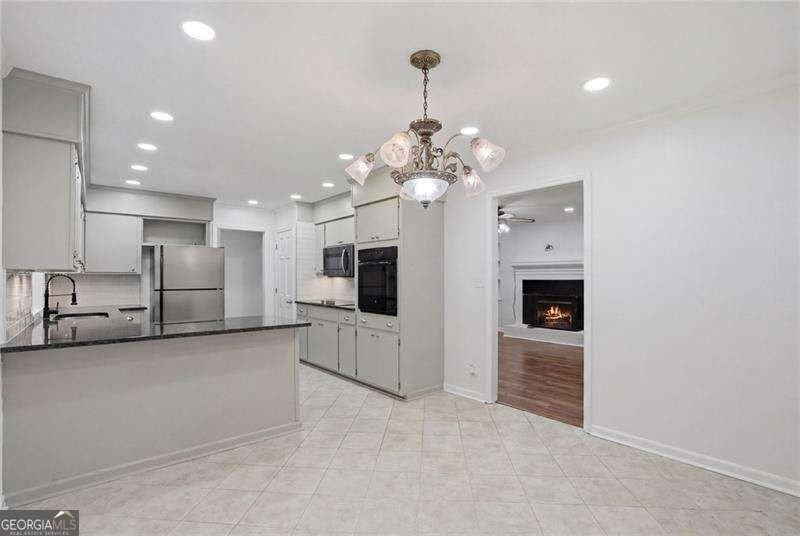 128 Mcneal Rd - Photo 6 of 32