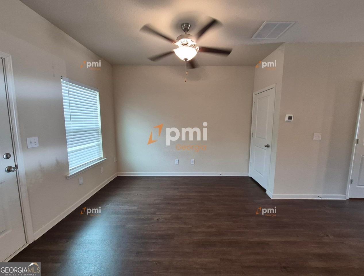 511 Highwood Ln - Photo 4 of 17