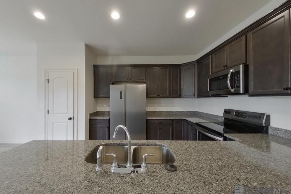 104 Foggy Ln - Photo 3 of 12