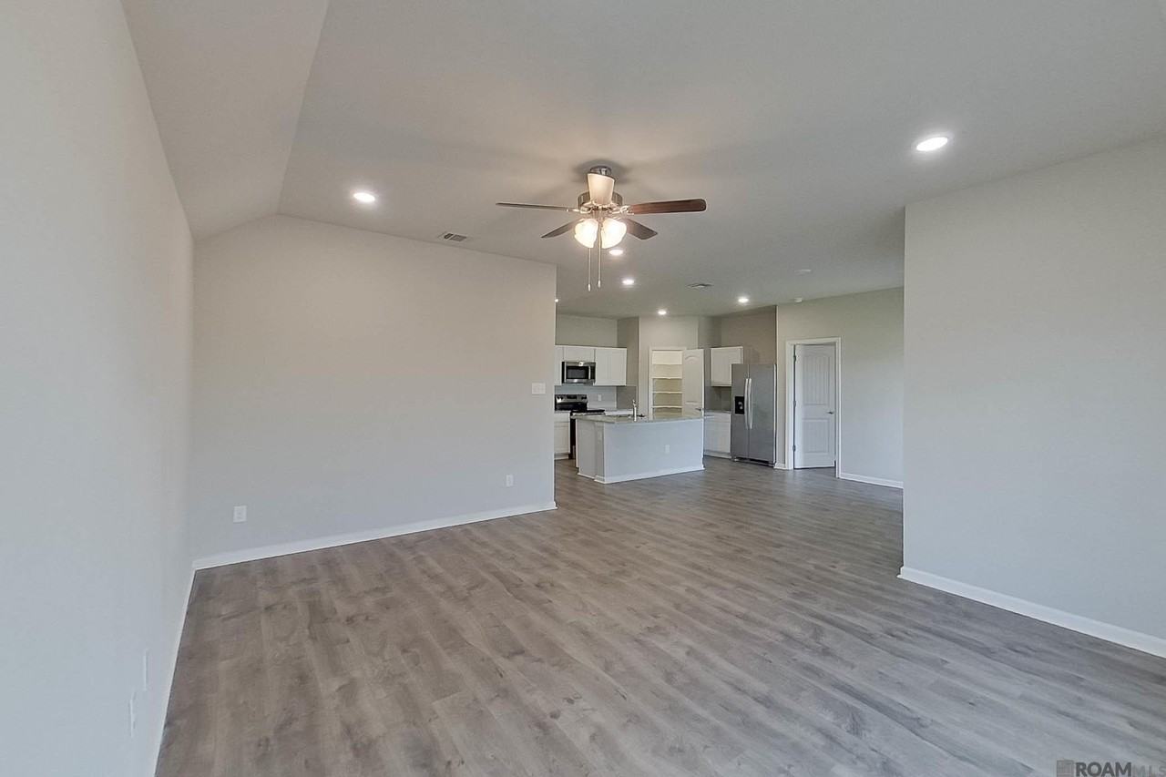 108 Santiago Ct - Photo 7 of 23