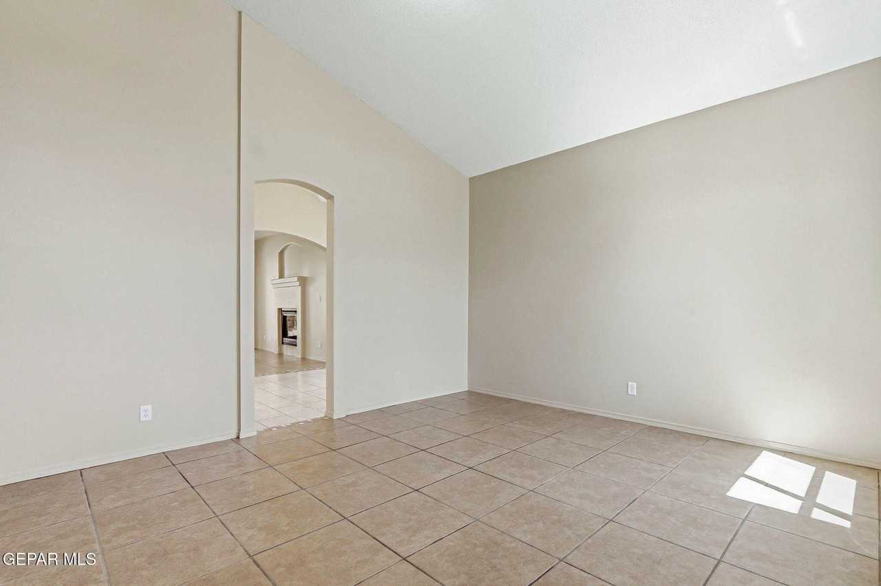1445 Paseo De Flor St - Photo 5 of 42