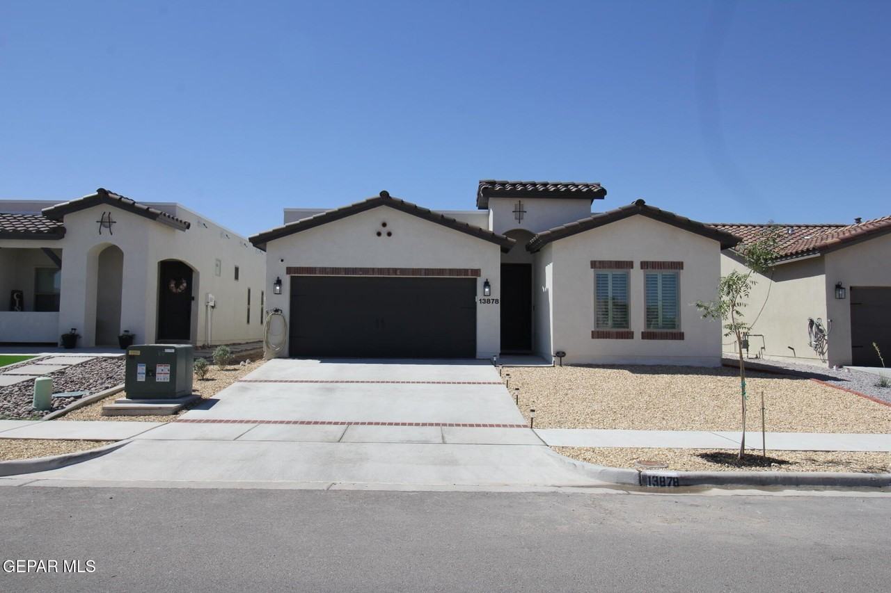 13878 Paseo Central Ave - Photo 3 of 50