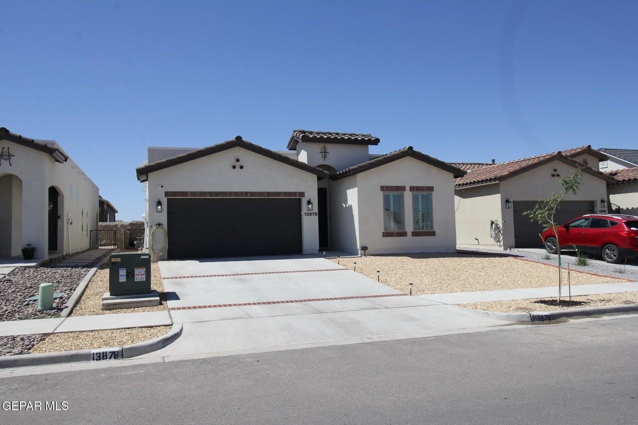 13878 Paseo Central Ave - Photo 4 of 50