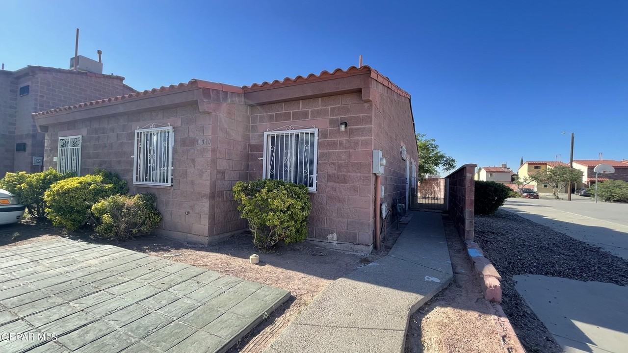 11040 Sunshine Ct - Photo 2 of 27