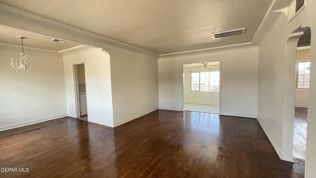 3116 Idalia Ave - Photo 3 of 19
