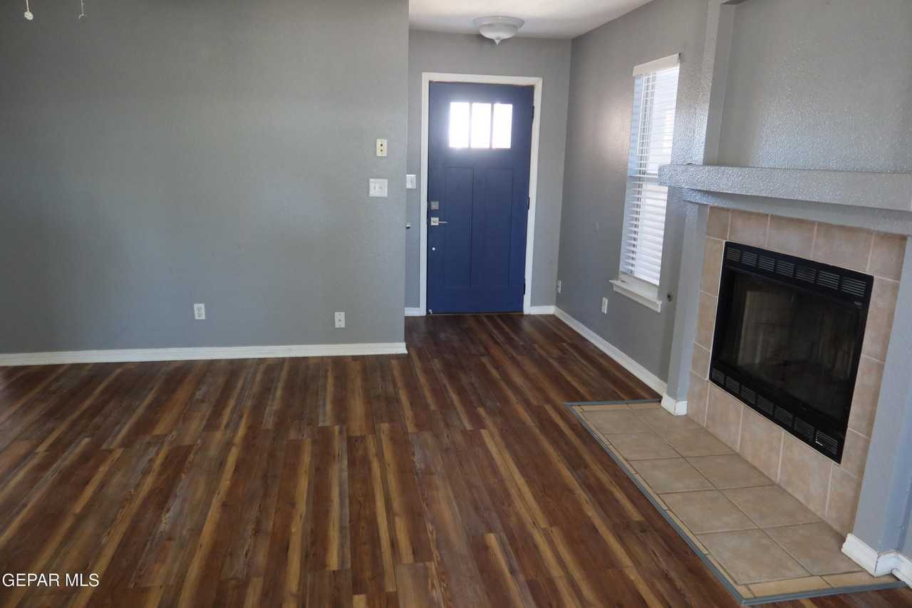 5732 Green Castle Rd - Photo 3 of 26