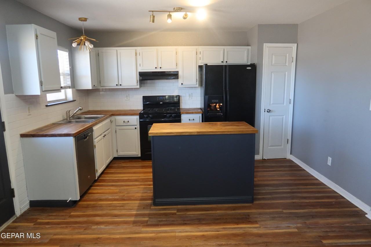 5732 Green Castle Rd - Photo 7 of 26