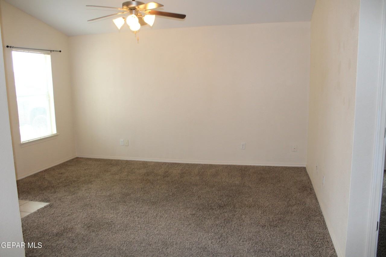2236 Sparrow Point St - Photo 3 of 22