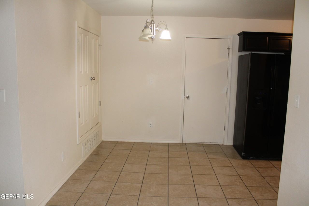 2236 Sparrow Point St - Photo 7 of 22