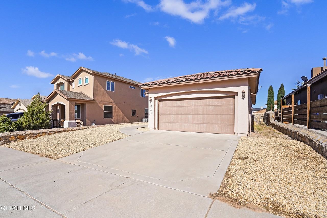 12148 Cherry Wood Ln - Photo 2 of 30