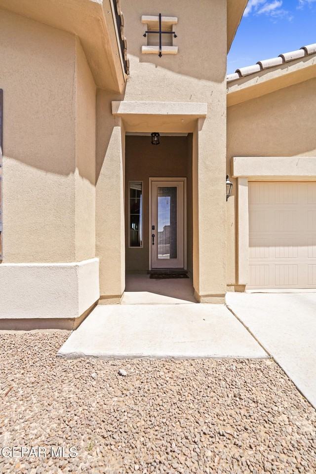 12911 Aberdare Dr - Photo 4 of 34