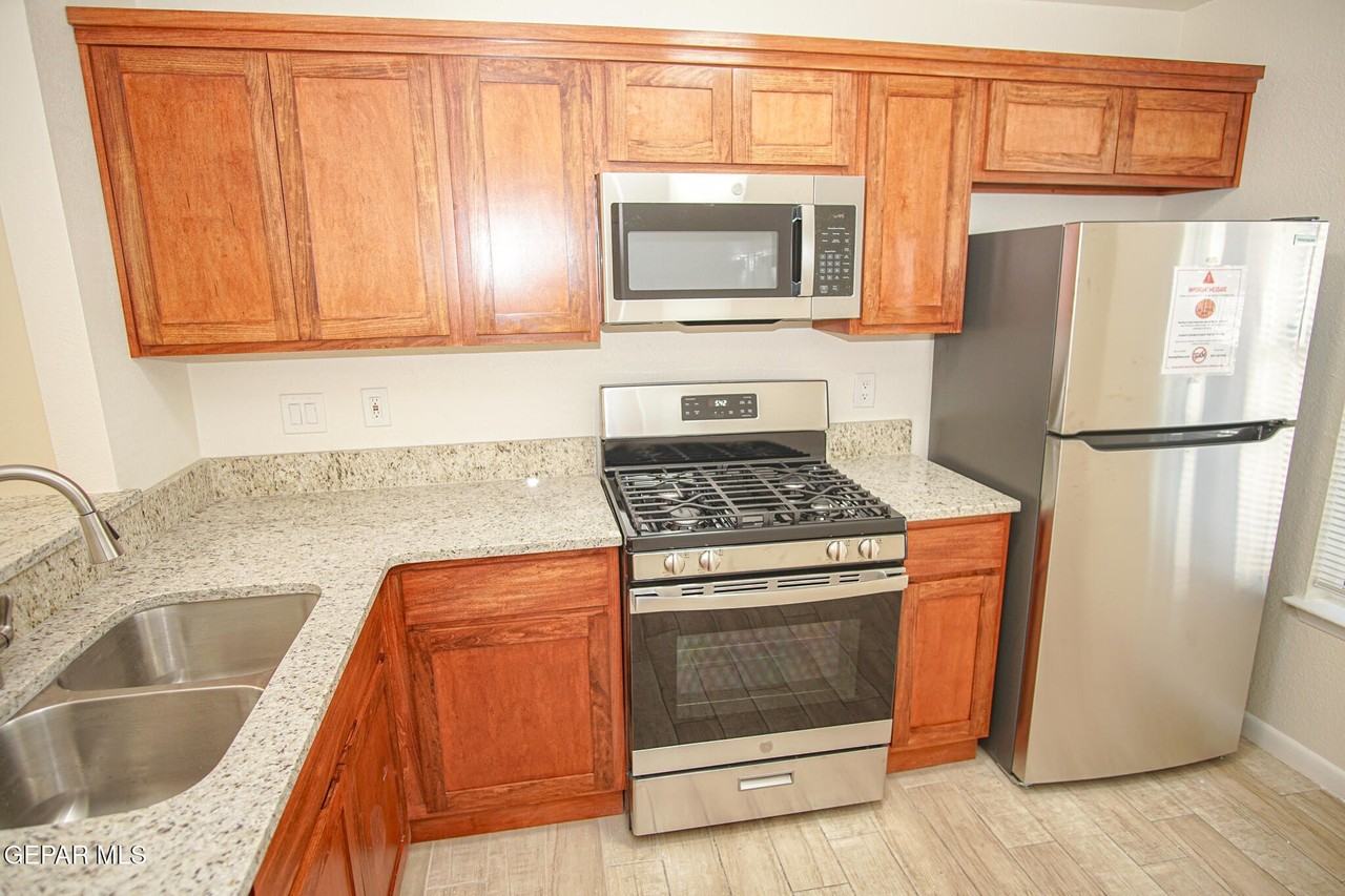 3425 Risner Pl #B - Photo 7 of 21