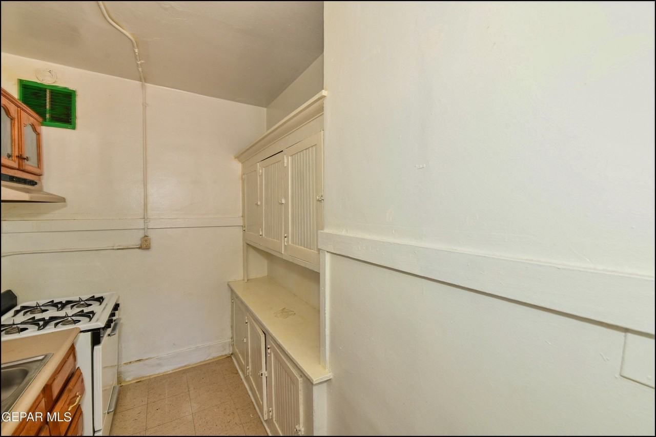 1030 Wyoming Ave #6 - Photo 6 of 20
