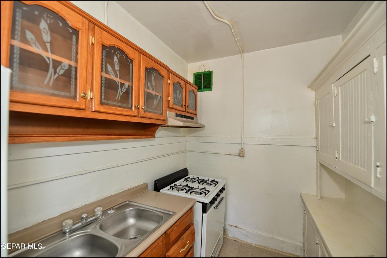 1030 Wyoming Ave #6 - Photo 7 of 20