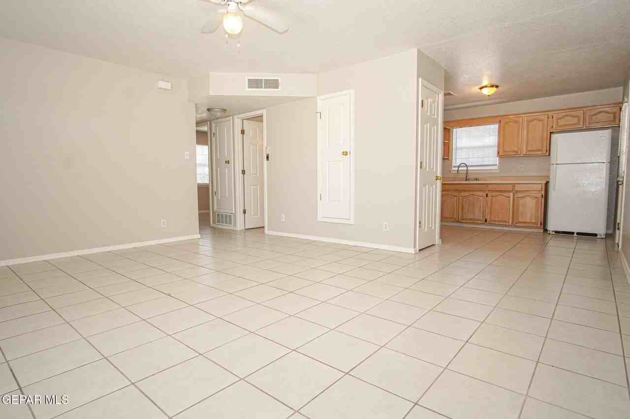 216 S Schutz Dr #9 - Photo 4 of 15