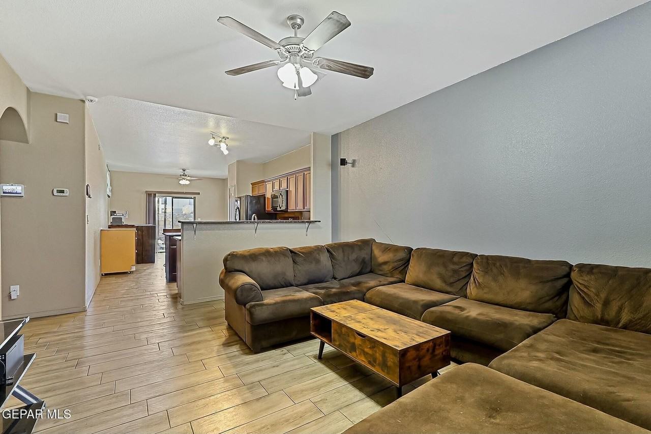 13142 Saker Dr - Photo 4 of 28
