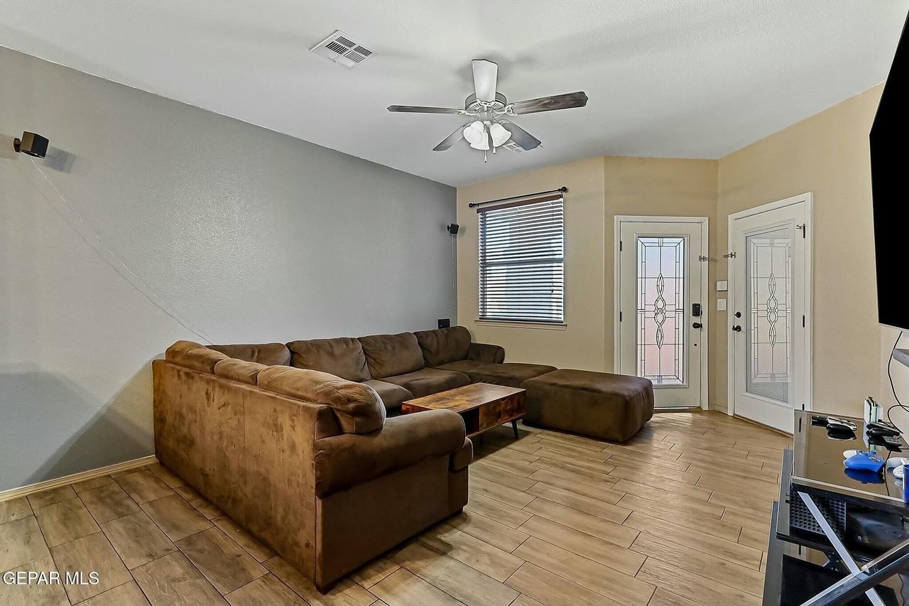 13142 Saker Dr - Photo 5 of 28