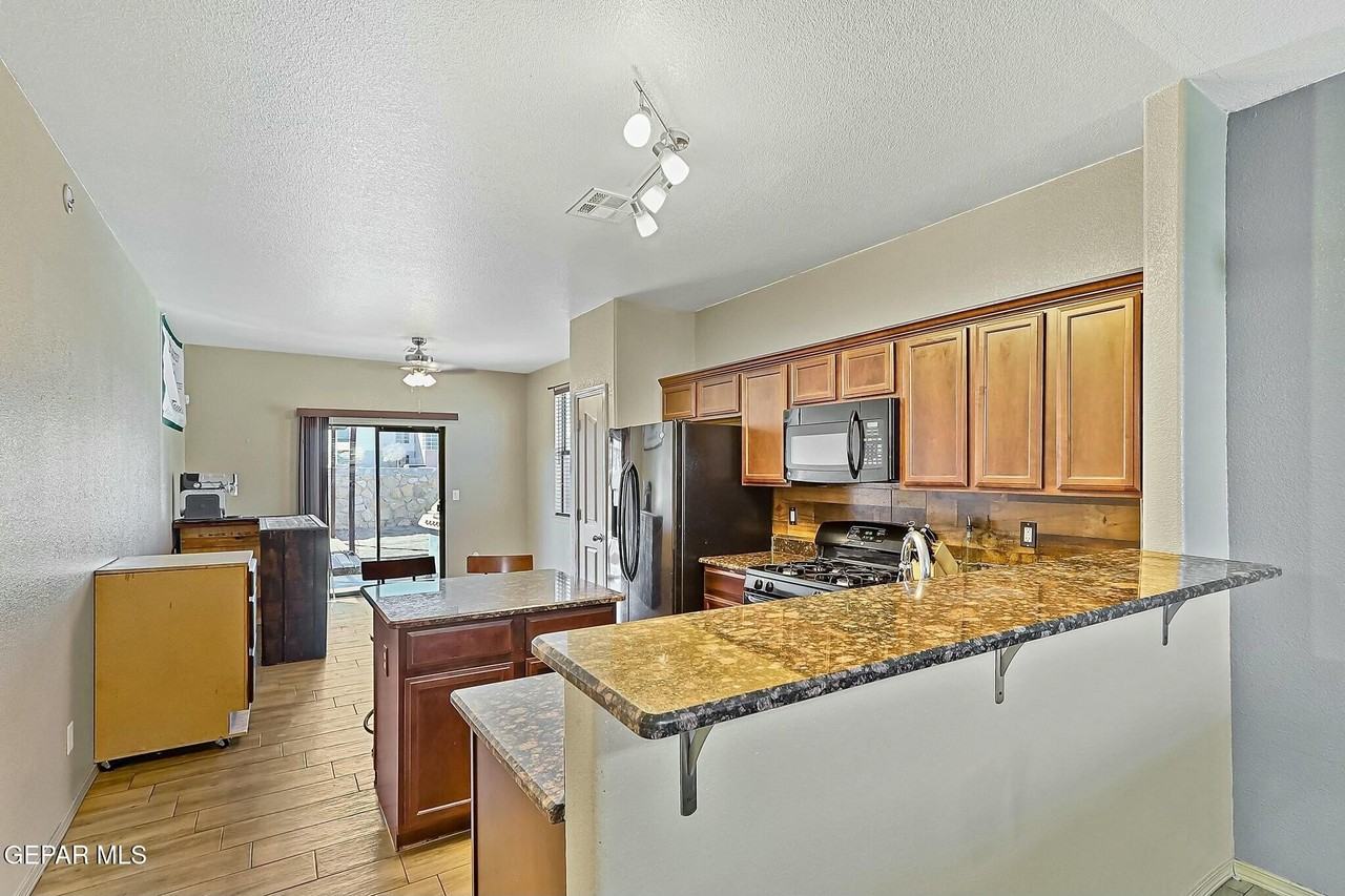 13142 Saker Dr - Photo 7 of 28