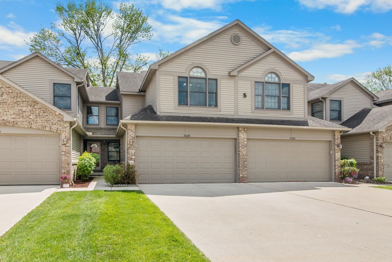 45189 Horseshoe Cir - Photo 2 of 36