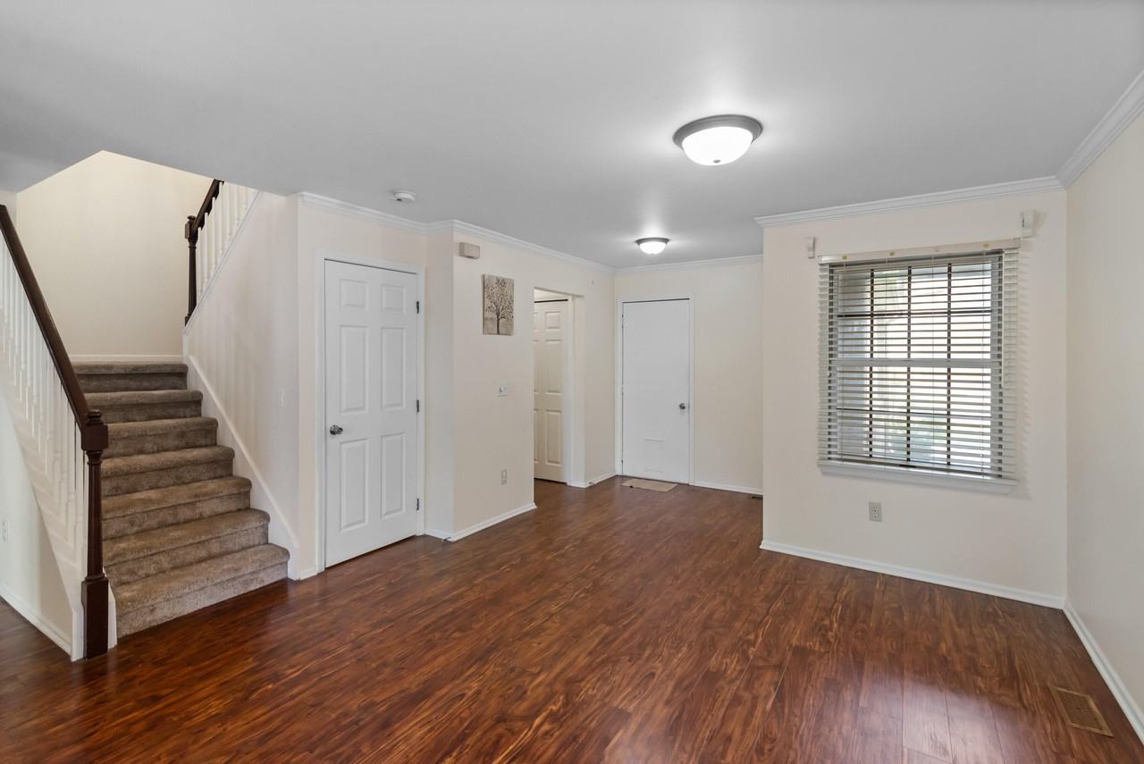 45189 Horseshoe Cir - Photo 5 of 36