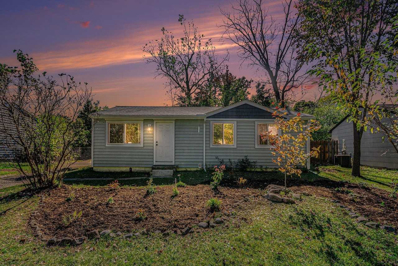 4 Burlingame Ct - Photo 2 of 19