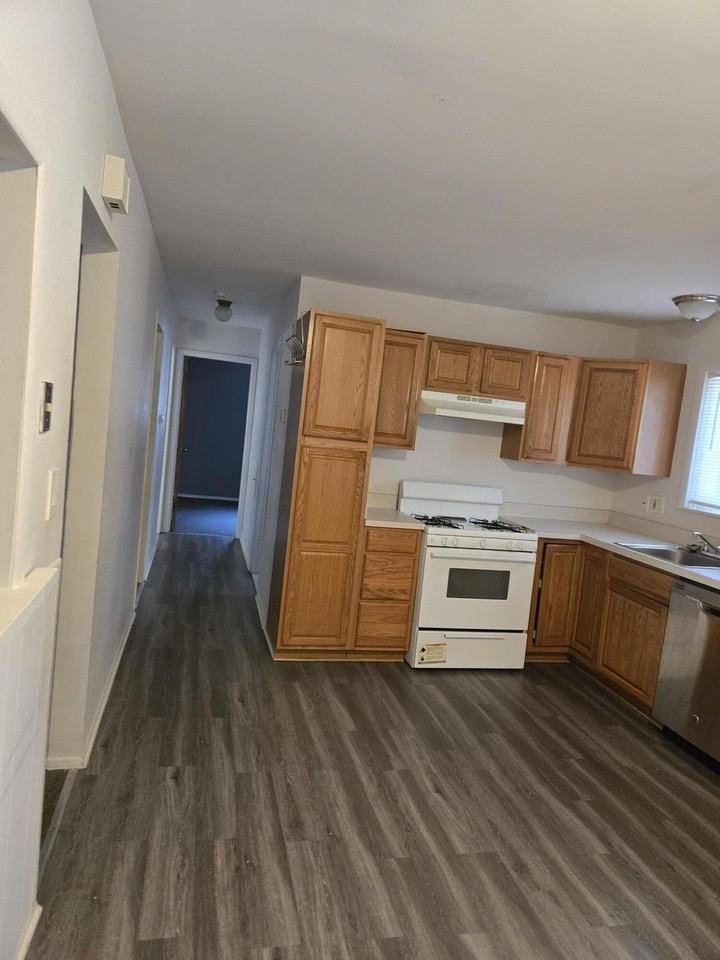 17629 Prospect St - Photo 6 of 17