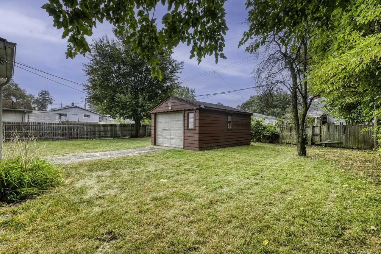 1234 E Elza Ave - Photo 3 of 25