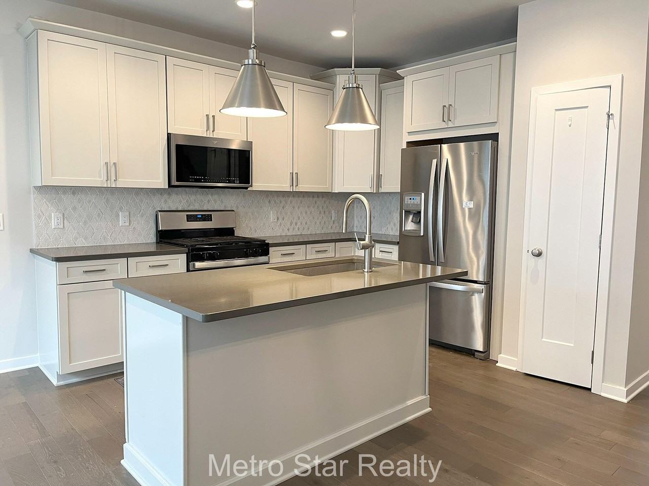 2901 Corston Rd - Photo 2 of 19