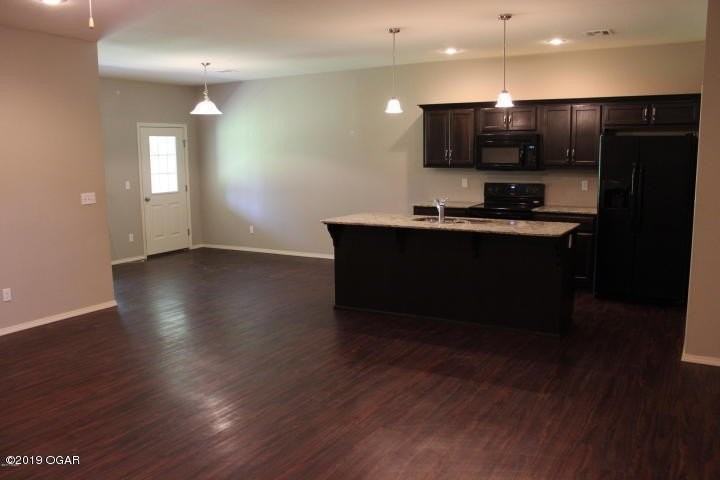 5046 Raintree Cir #B - Photo 3 of 10