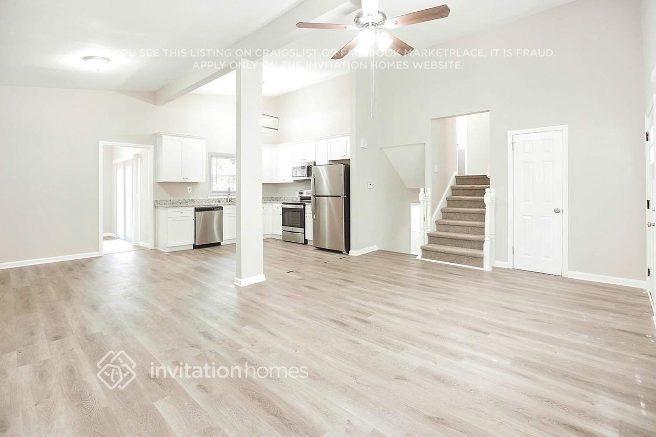 675 Albert St Nw - Photo 6 of 30