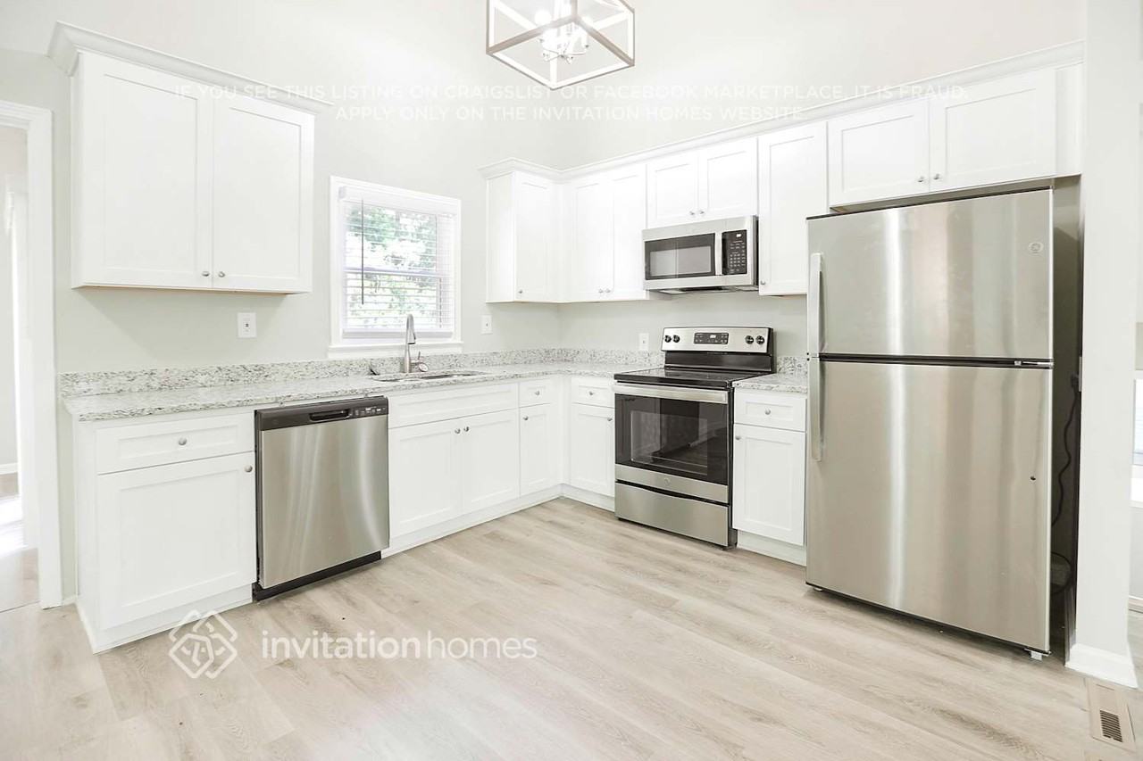 675 Albert St Nw - Photo 6 of 28