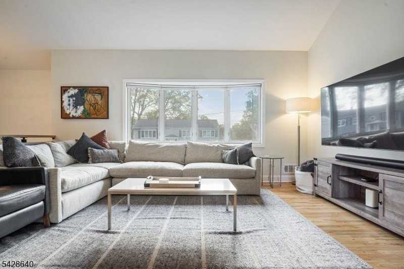 151 Fulton St - Photo 6 of 31