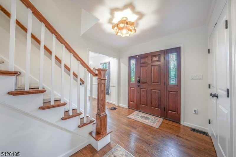 193 Lafayette Ave - Photo 4 of 34