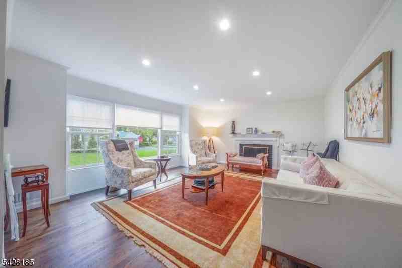193 Lafayette Ave - Photo 6 of 34