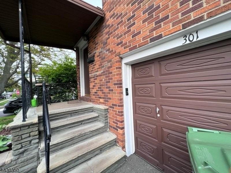 301 W Elm St - Photo 3 of 18